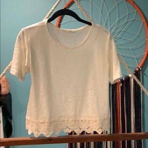 Short sleeved knot blouse with lace